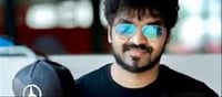 “En Nenjil Kudiyirukkum”: Actor Jai Recreates Vijay-Style Dialogue on Stage